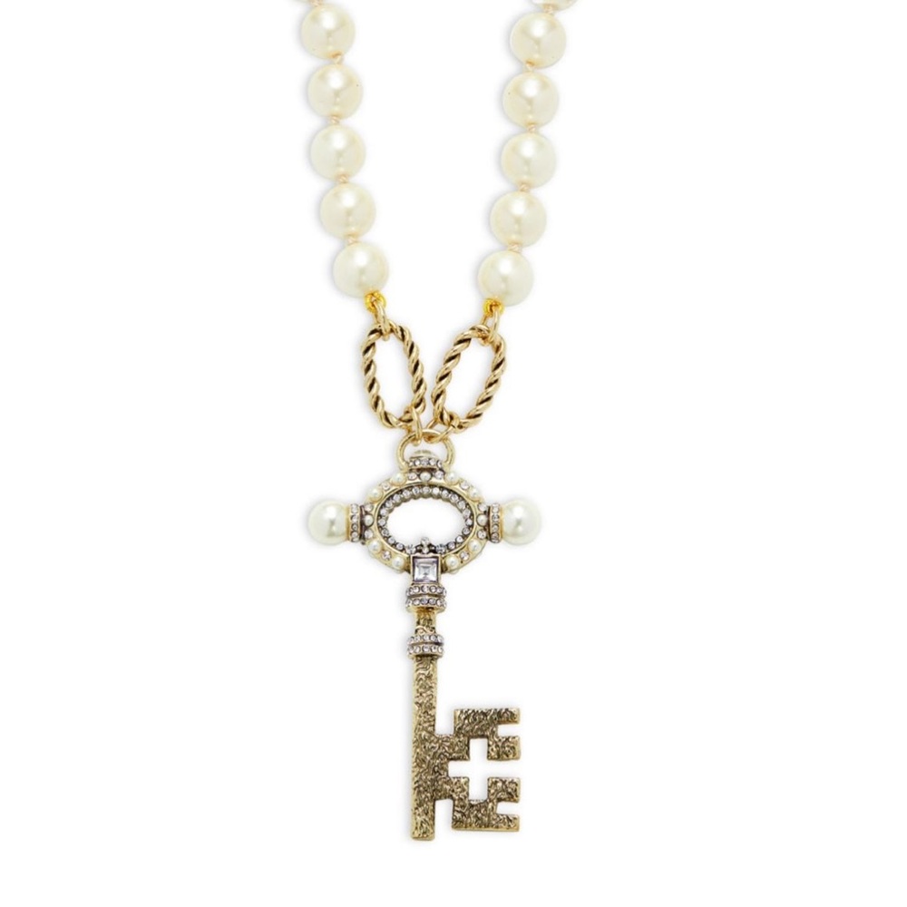$160 Heidi Daus Women's Long Key Pendant Necklace